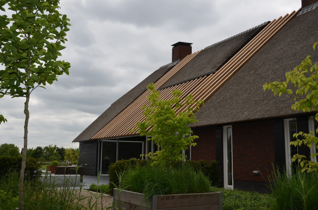 drijvers-oisterwijk-boerderij-riet-schoorsteen-houten-balken-wolfseind-2
