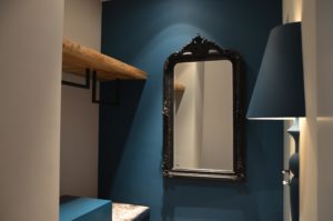 drijvers-oisterwijk-interieur-kapstok-spiegel-lamp