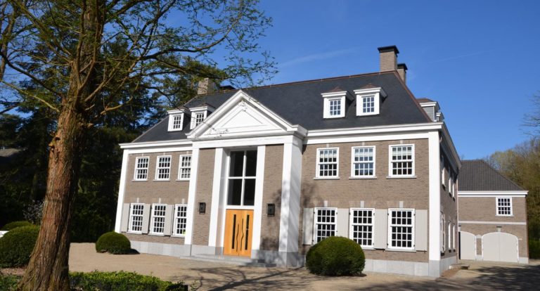 drijvers-oisterwijk-landelijke-modern-villa-raam-voordeur-1