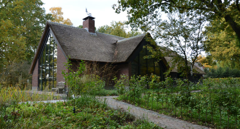 drijvers-oisterwijk-bosvilla-riet-hout-bungalow (4)