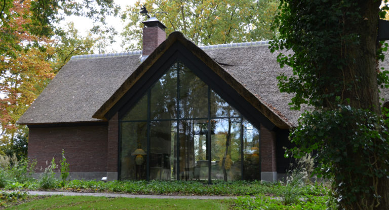 drijvers-oisterwijk-bosvilla-riet-hout-bungalow (5)