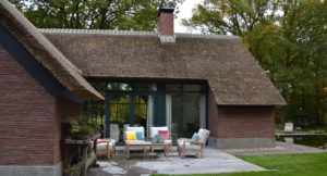 drijvers-oisterwijk-bosvilla-riet-hout-bungalow (8)
