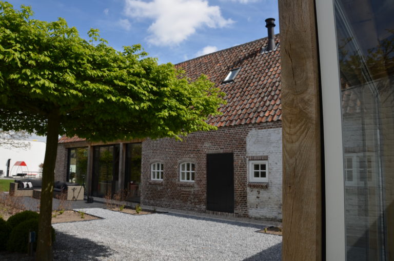 drijvers-oisterwijk-landelijk-boederij-baksteen-dakpannen-glas