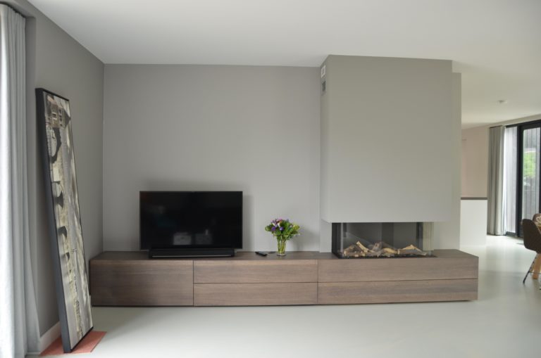 Betere drijvers-oisterwijk-interieur-woonkamer-hout-openhaard-ramen UB-26