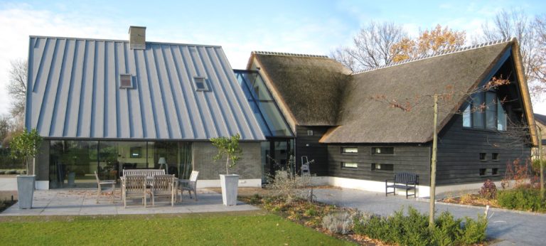 drijvers-oisterwijk-someren-villa-boerderij-modern-architectuur-riet-zink (4)