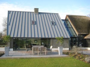 drijvers-oisterwijk-someren-villa-boerderij-modern-architectuur-riet-zink (9)