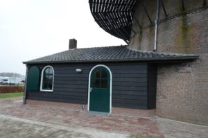 drijvers-oisterwijk-molen-wieken-hout-bakstenen-winkel-exterieur-verbouwing (9)