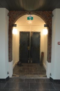 drijvers-oisterwijk-kerk-kerkstraat-verbouwing-interieur-traditioneel-glas-in-lood-utiliteit (14)