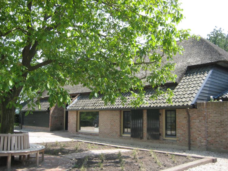 drijvers-oisterwijk-boerderij-exterieur-restauratie-interieur-zwembad-spanten (2)