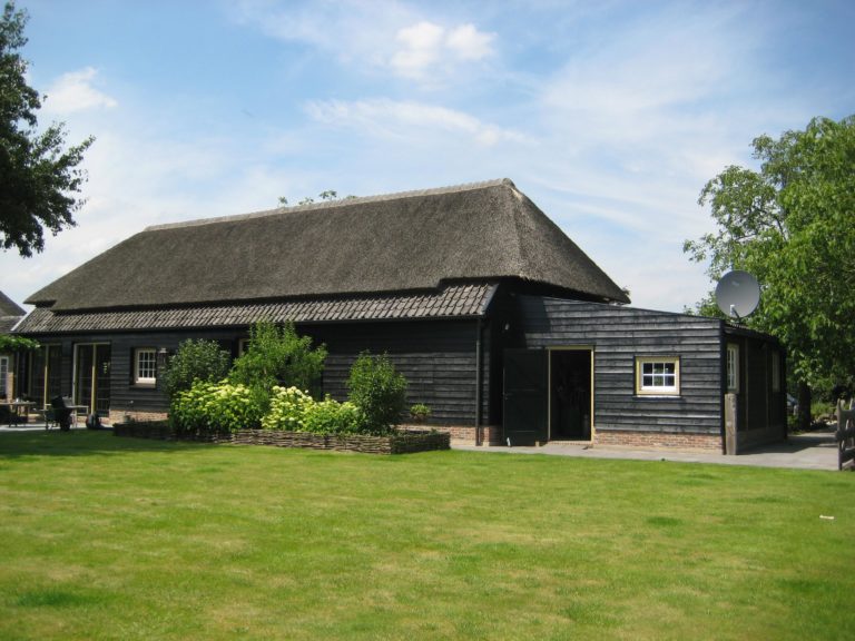 drijvers-oisterwijk-boerderij-exterieur-restauratie-interieur-zwembad-spanten (32)