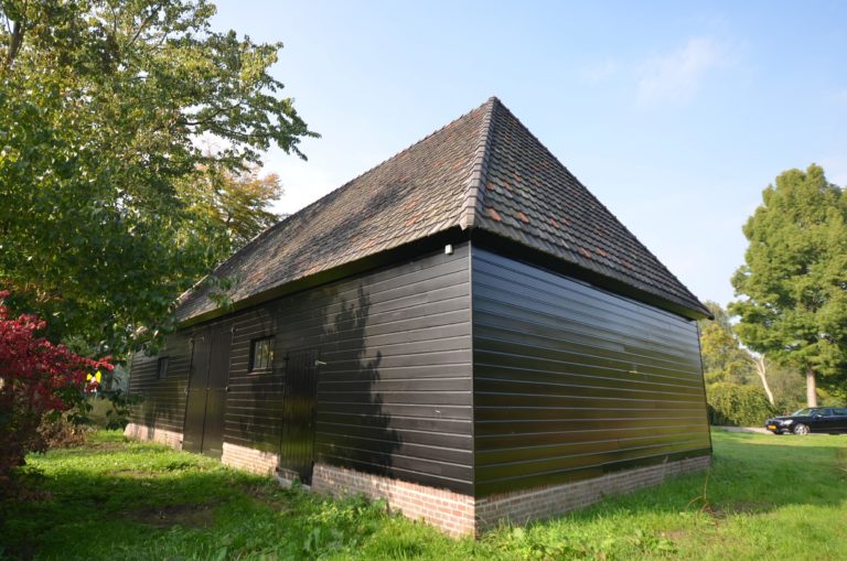 drijvers-oisterwijk-restauratie-exterieur-boerderij-pannendak-houten-gevel-ramen-deuren-spanten-bakstenen-landelijk (4)