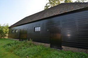 drijvers-oisterwijk-restauratie-exterieur-boerderij-pannendak-houten-gevel-ramen-deuren-spanten-bakstenen-landelijk (9)