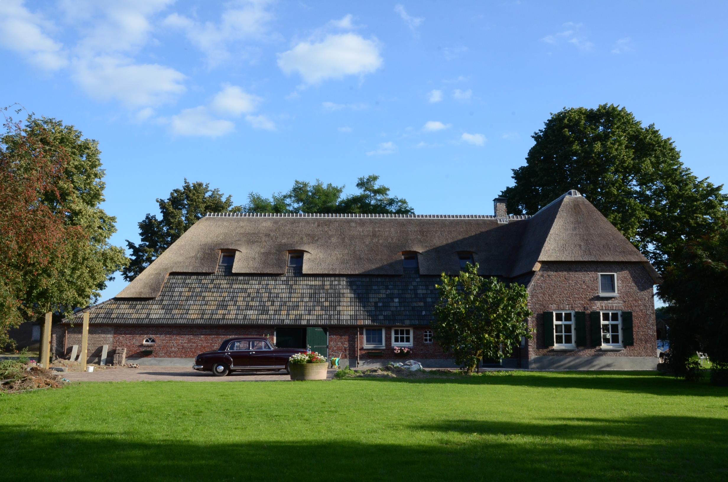 Buigen hospita Verscheidenheid drijvers-oisterwijk-boerderij-dakpannen-rietgedekt-luiken-traditioneel-landelijk-raam-schoorsteen-dakkapel  (6) - Architectenbureau Drijvers Oisterwijk B.V.