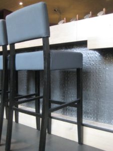 drijvers-oisterwijk-sec-bar-barstoel-interieur-restaurant-warm-gezellig-vuurtafel (32)