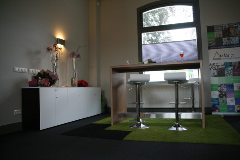 drijvers-oisterwijk-station-vught-verbouwing-interieur-kantoor-tapijt-grijs-groen (19)