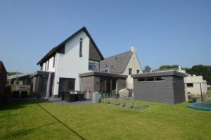 drijvers-oisterwijk-nieuwbouw-woonhuis-modern-dakpannen-bakstenen-houten-gevel-ramen-deuren (11)