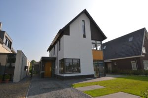 drijvers-oisterwijk-nieuwbouw-woonhuis-modern-dakpannen-bakstenen-houten-gevel-ramen-deuren (15)