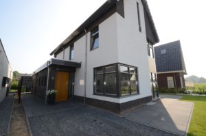 drijvers-oisterwijk-nieuwbouw-woonhuis-modern-dakpannen-bakstenen-houten-gevel-ramen-deuren (16)