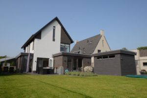 drijvers-oisterwijk-nieuwbouw-woonhuis-modern-dakpannen-bakstenen-houten-gevel-ramen-deuren (2)
