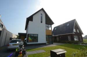 drijvers-oisterwijk-nieuwbouw-woonhuis-modern-dakpannen-bakstenen-houten-gevel-ramen-deuren (5)