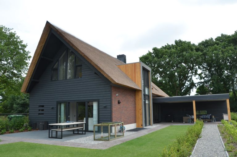 -drijvers-oisterwijk-villa-Giersbergen-riet-modern-landelijk (30)