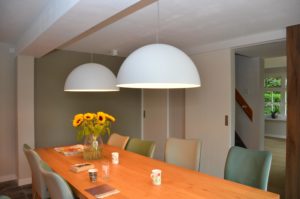 drijvers-oisterwijk-woonhuis-eetkamer-interieur-modern-licht-hout-tegel-verlichting (5)