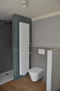 drijvers-oisterwijk-verbouwing-badkamer-spachtelpoets-hout-tegel-interieur-woonhuis (11)-min