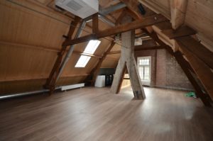 drijvers-oisterwijk-KVL-interieur-leerfabriek-restauratie-koeienhuid-kleed (62)