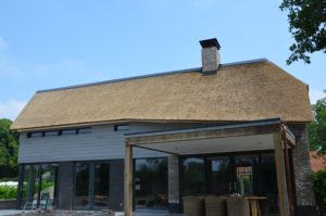 drijvers-oisterwijk-nieuwbouw-villa-riet-hout-bakstenen (28)