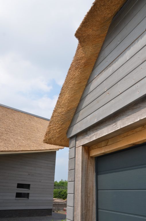 drijvers-oisterwijk-nieuwbouw-villa-riet-hout-detail-bakstenen (8)