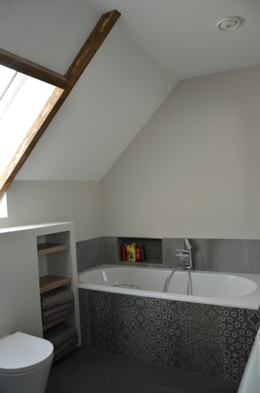 drijvers-oisterwijk-villa-riet-hout-interieur-badkamer-tegel (38)