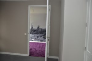 drijvers-oisterwijk-interieur-tapijt-behang-fotoprint-fotobehang-verbouwing-modern-appartement-strak-hout-gezellig (10)-min