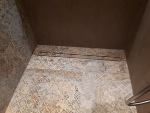 drijvers-oisterwijk-interieur-douche-tegel-verbouwing-modern-appartement-strak-hout-gezellig (9)-min