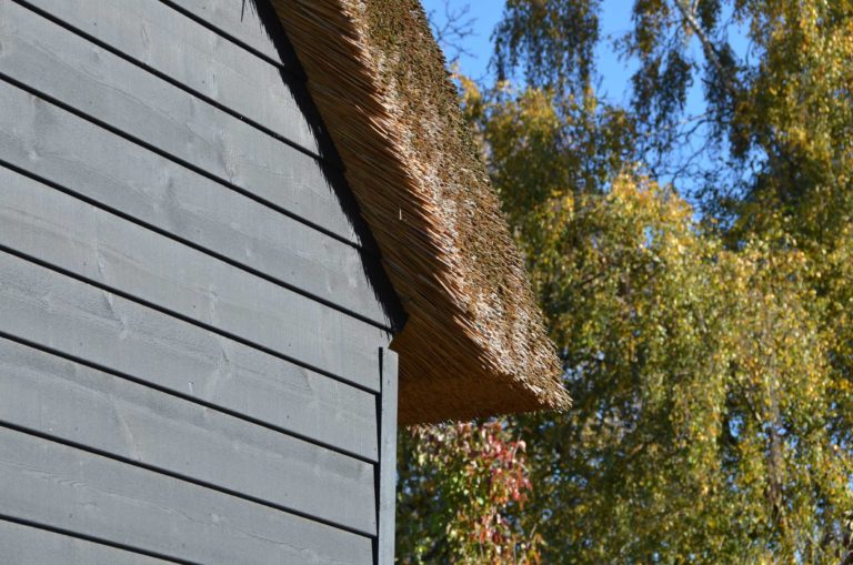 drijvers-oisterwijk-nieuwbouw-exterieur-riet-hout-bakstenen-gevel-grote-pui-ramen-dakkapel-hout-kozijn (14)