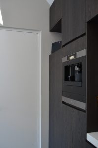 drijvers-oisterwijk-interieur-woonhuis-villa-modern-hout-particulier-zwart-staal-strak (10)