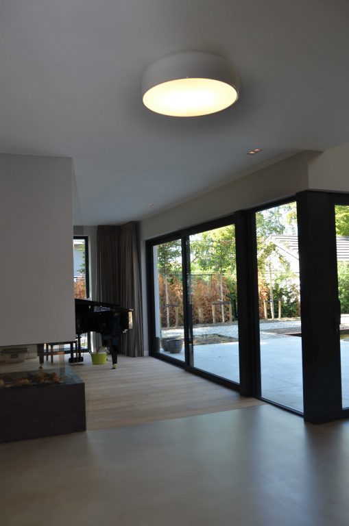 drijvers-oisterwijk-interieur-woonhuis-villa-modern-hout-particulier-zwart-staal-strak (10)