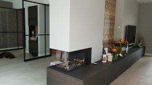 drijvers-oisterwijk-interieur-woonhuis-villa-modern-hout-particulier-zwart-staal-strak (4)
