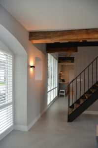 Drijvers-Oisterwijk-interieur-restauratie-modern-landelijk-houten-spant-strak-licht-maatwerk (11)