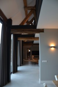Drijvers-Oisterwijk-interieur-restauratie-modern-landelijk-houten-spant-strak-licht-maatwerk (2)