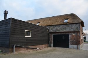 Drijvers-Oistewijk-restauratie-boerderij-riet-gedekt-dakpannen-metswelwerk-hout- (11)