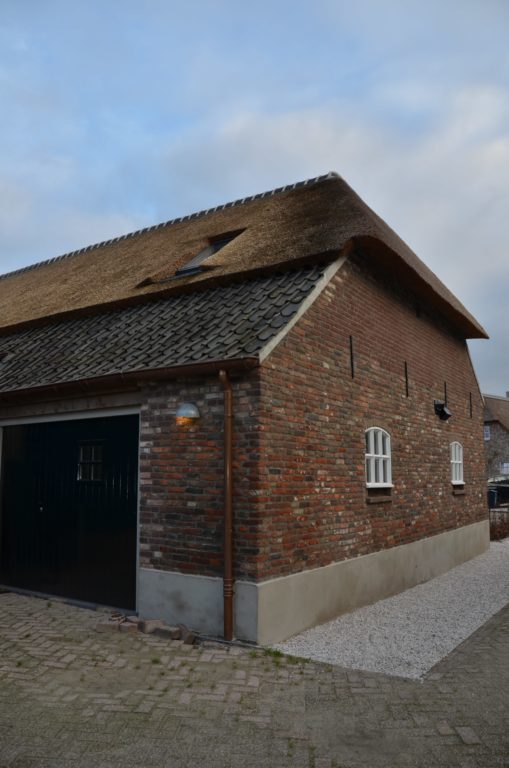 Drijvers-Oistewijk-restauratie-boerderij-riet-gedekt-dakpannen-metswelwerk-hout- (9)