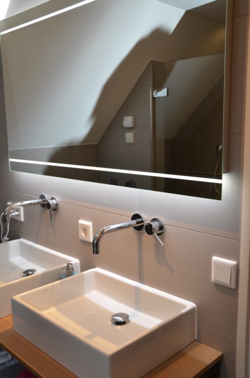drijvers-oisterwijk-nieuwbouw-villa-interieur-landelijk-modern-wit-keuken-badkamer-slaapkamer-licht (12)