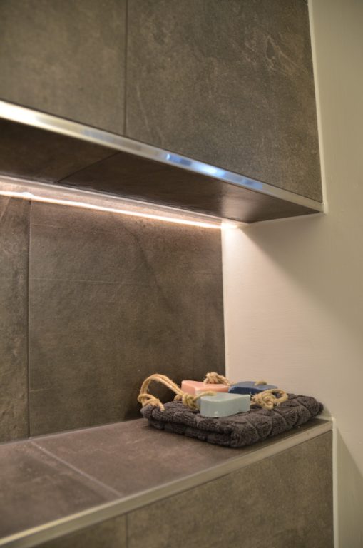 drijvers-oisterwijk-nieuwbouw-villa-interieur-landelijk-modern-wit-keuken-badkamer-slaapkamer-licht (28)