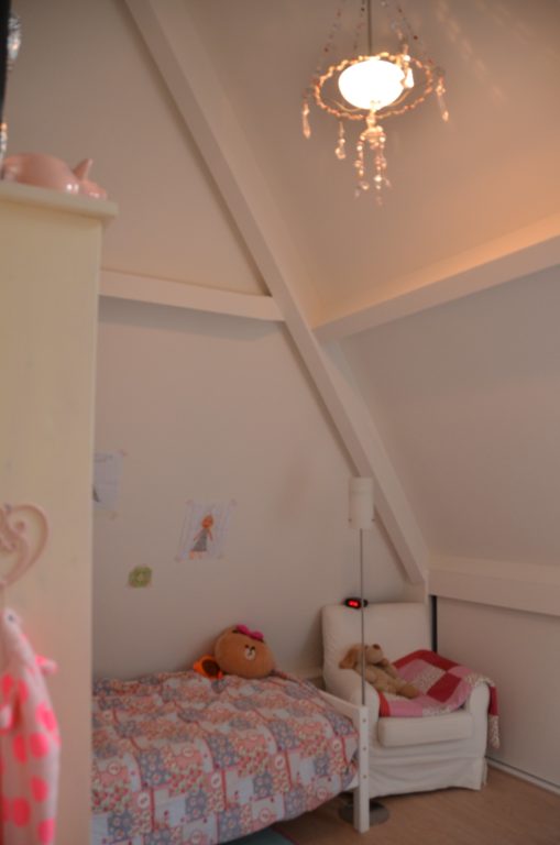 drijvers-oisterwijk-nieuwbouw-villa-interieur-landelijk-modern-wit-keuken-badkamer-slaapkamer-licht (6)