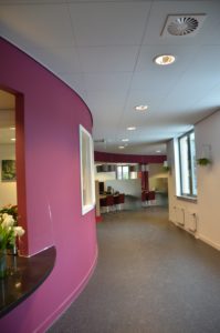 drijvers-oisterwijk-gemeentehuis-haaren-interieur-utiliteit-kleurrijk (4)