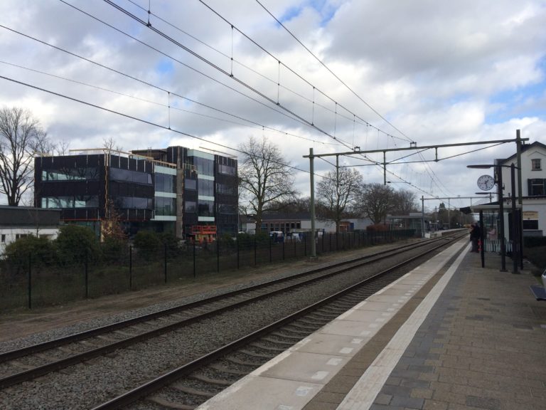drijvers-oisterwijk-exterieur-utiliteit-nieuwbouw-mutsaerts-oisterwijk-station-natuursteen (1)