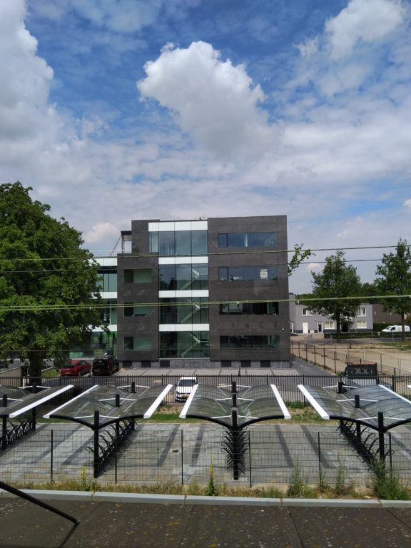 drijvers-oisterwijk-exterieur-utiliteit-nieuwbouw-mutsaerts-oisterwijk-station-natuursteen (9)