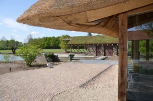drijvers-oisterwijk-exterieur-nieuwbouw-villa-boerderij-particulier-riet-kap-hout-metselwerk-theehuis-bed-en-breakfast-stal-hout-spant (13)