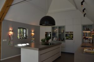 drijvers-oisterwijk-interieur-verbouwing-boerderij-modern-landelijk-keuken-particulier-hout-spant (6)