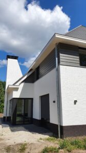 drijvers-oisterwijk-exterieur-nieuwbouw-villa-oisterwijk-modern-bakstenen-dakpannen-schoorsteen (10)